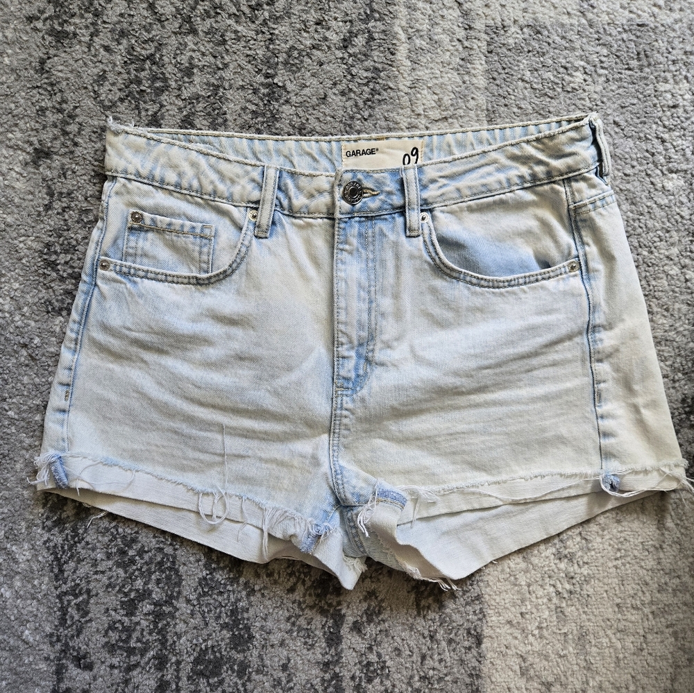 Garage Mom Style Acid Wash Jean Shorts